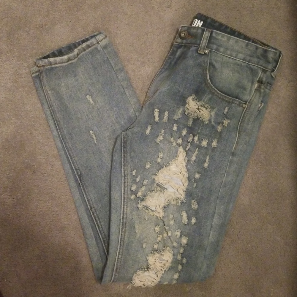 Distressed Jeans - Picture 2 of 4